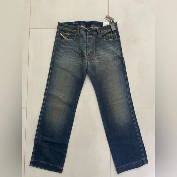 NEW AUTHENTIC DIESEL MENS SIZE 30x32 CLASSIC BUMICS DENIM STRAIGHT LEG JEANS